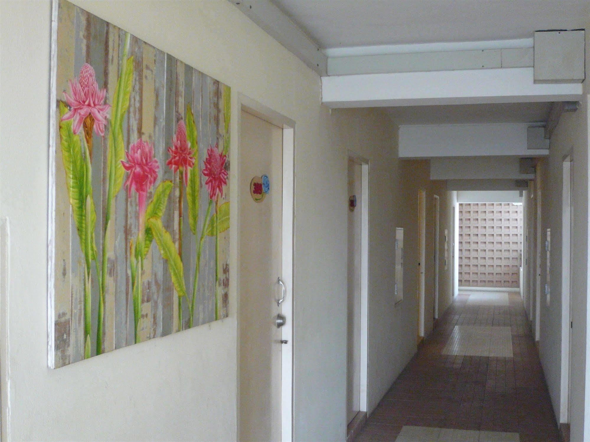 Thanapa Place Bangkok Bagian luar foto
